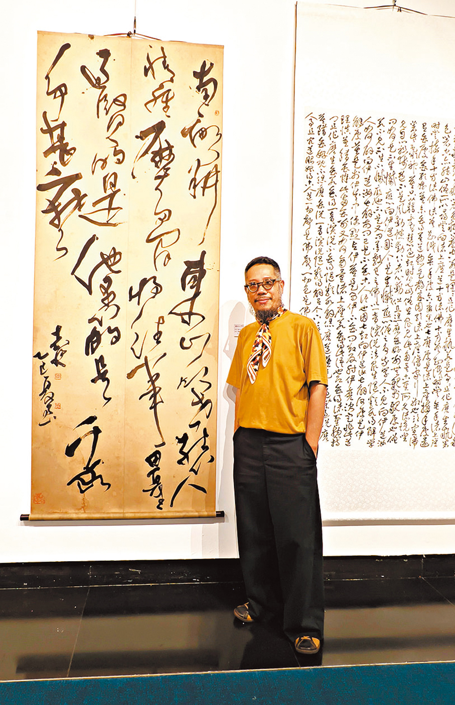 ●陳志恆帶來大幅草書作品《四塊玉·閒適》。