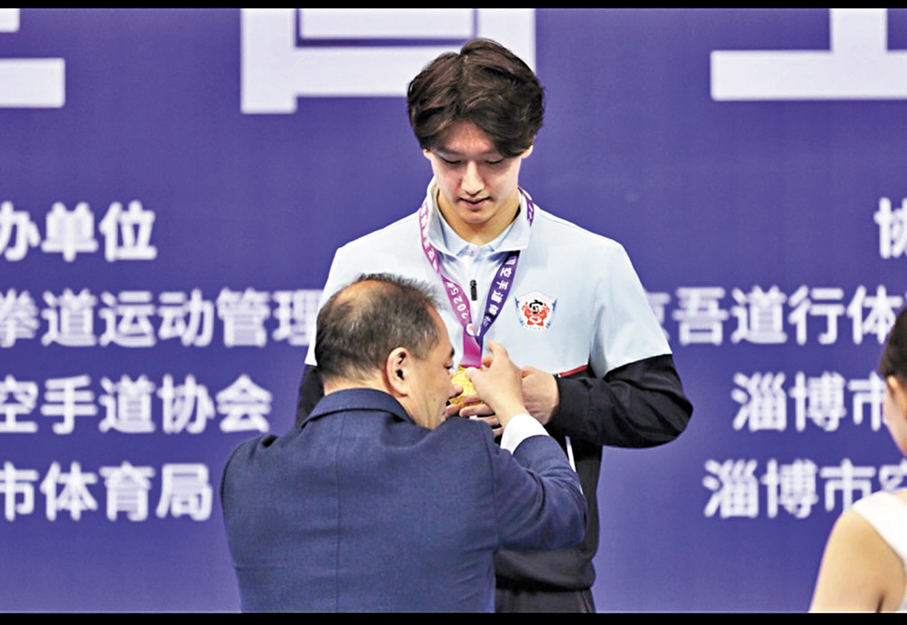 ●鄧宇軒於今年全國錦標賽勇奪成年組首金,為生涯寫下新篇章。 鄧宇軒Ig圖片
