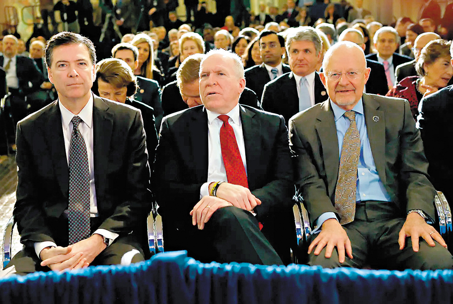 ●布倫南（中）和科米（左）正面臨刑事調查。 路透社