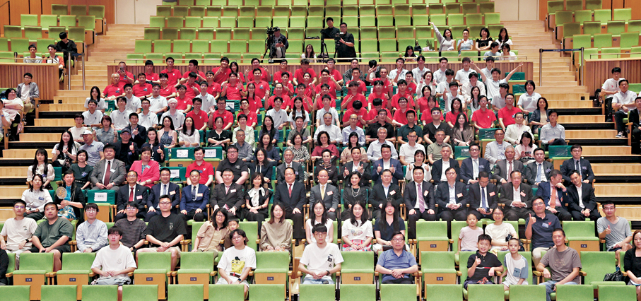 ●各地選手將於本月11日至12日進行六輪比賽，以棋會友，在棋盤上築起文化交流的平台。 香港文匯報記者郭木又  攝