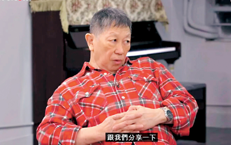 ●2021年,羅浩楷接受鄧英敏訪問時已不能坐直身體。網上截圖