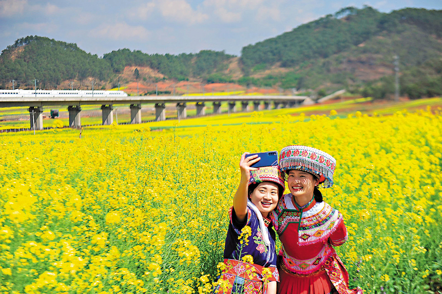 ●乘坐高鐵遊雲南，到處都是美麗的風景。