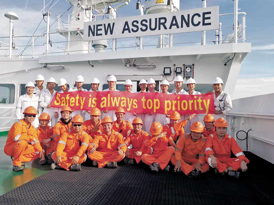 ●安全至上—招商輪船「凱安」輪船員合影。