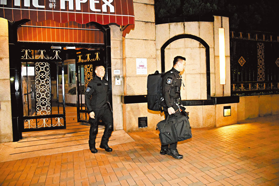 ●警方爆炸品處理課人員經調查證實煙霧彈為爆炸品。