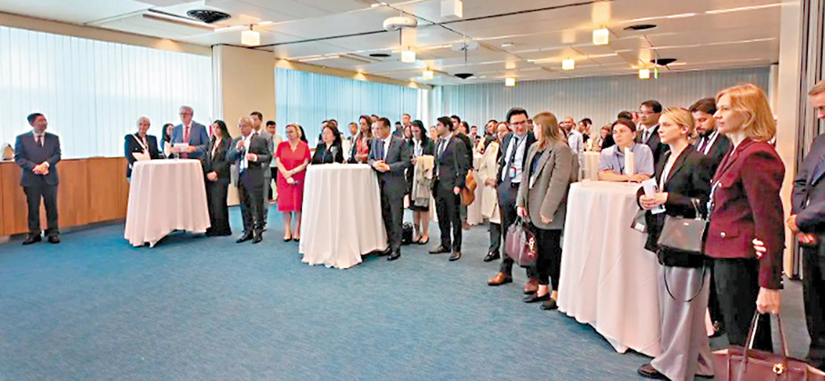 ●中國常駐維也納代表團與國際調解院籌備辦公室18日在維也納聯合國總部共同舉辦國際調解院推介招待會。 新華社