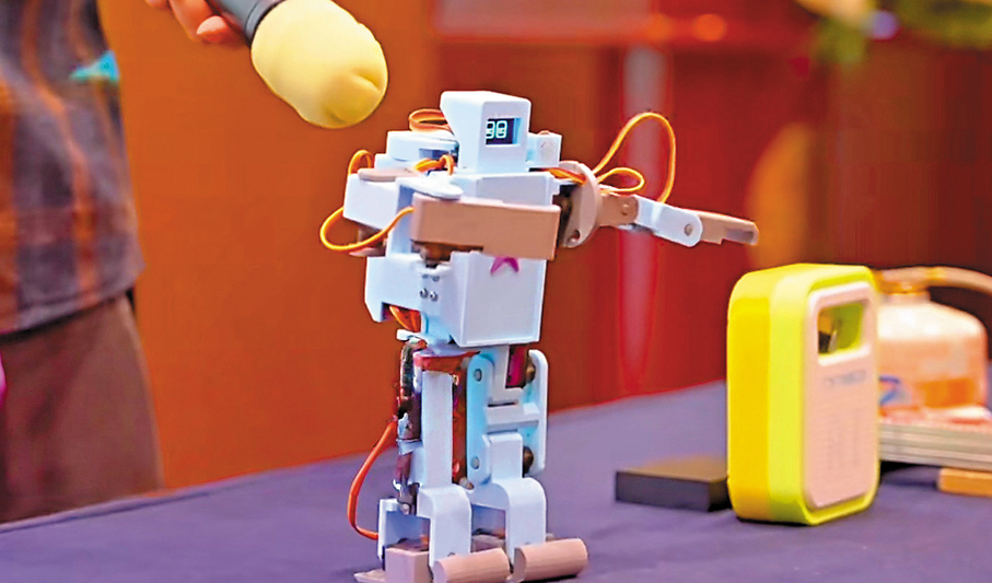 ●在AI體驗活動上展示的智能產品。香港文匯報上海傳真