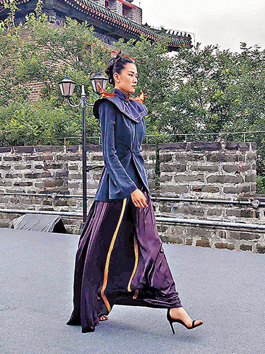 ●服裝表演展示服飾靈感源自明代。