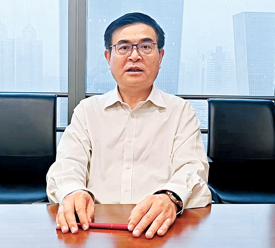 ●香港中文大學（深圳）公共政策學院教授及副院長肖耿