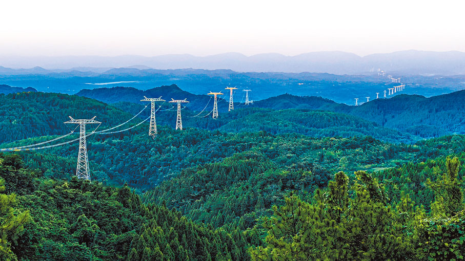 ●雅下水電工程建成後，可通過跨國電網互聯，未來或向東南亞、南亞輸送清潔電力。圖為中國內陸跨省特高壓輸電工程。