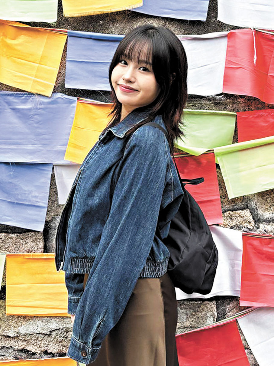 湯小姐：相信新議員守則能進一步提升議會效率。見到今屆立法會快速助力多項惠民生政策落實，如過渡性房屋等，會議聚焦經濟民生議題，與曾經有人在議會上拉布，拖慢惠民政策的落實進度很不一樣。未來都期待議員在獨居長者照顧，以及新界與市區的交通配套上多出好建議，繼續為民紓困。