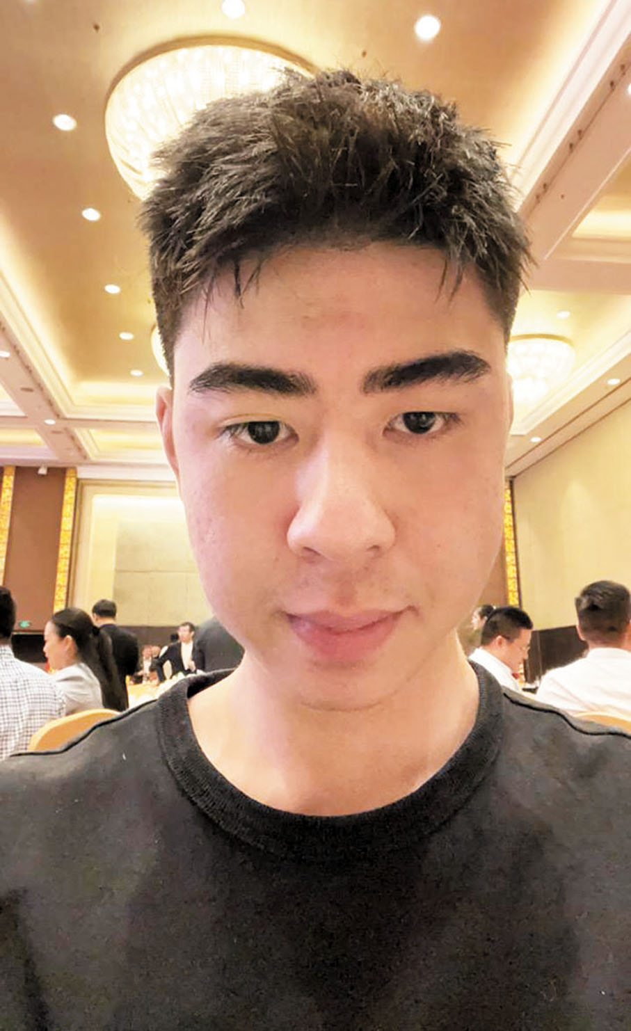 吳先生：新守則包括議員須維護憲制秩序及國家安全，這是立法會的重要基礎。前日通過的《2025立法會（權力及特權）（修訂）條例草案》，亦能配合立法會完善議員履職制度，多管齊下進一步提升議員的議政水平。