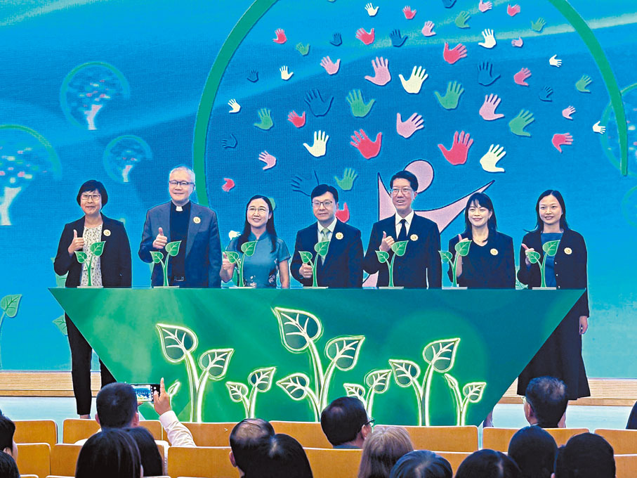 ●《強制舉報者指南》昨日舉行啟動禮儀式。香港文匯報記者蔡學怡  攝