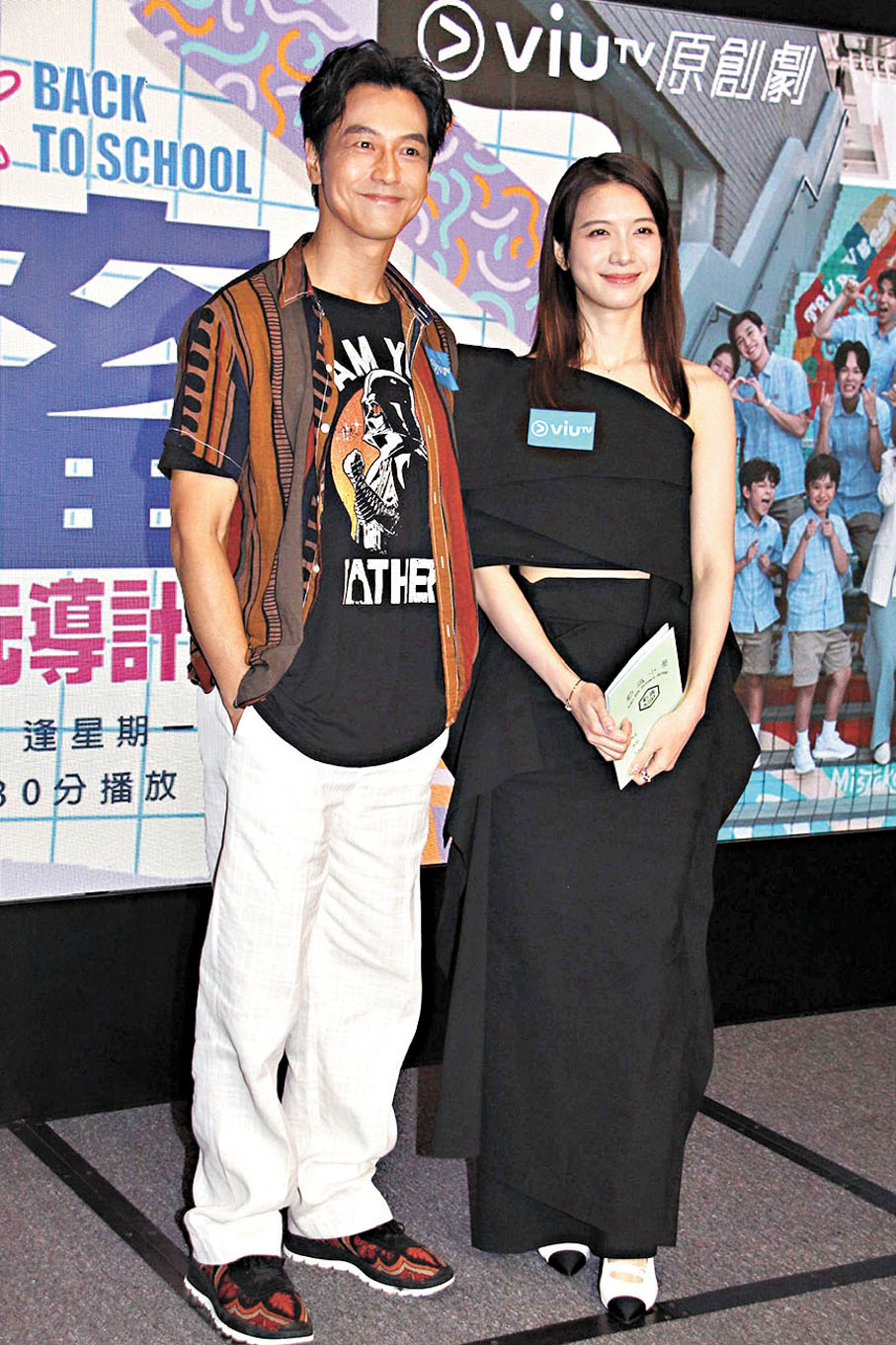 ●林宣妤(右)與栢天男都大讚劇組美術和道具製作出色。  達里 攝