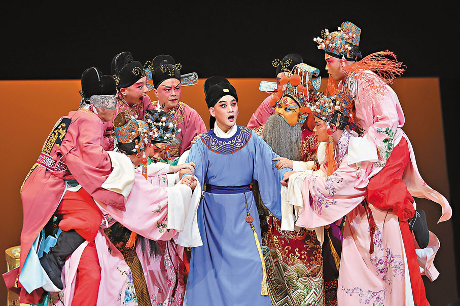 ●《南柯記》在江西省贛劇院大劇場上演。