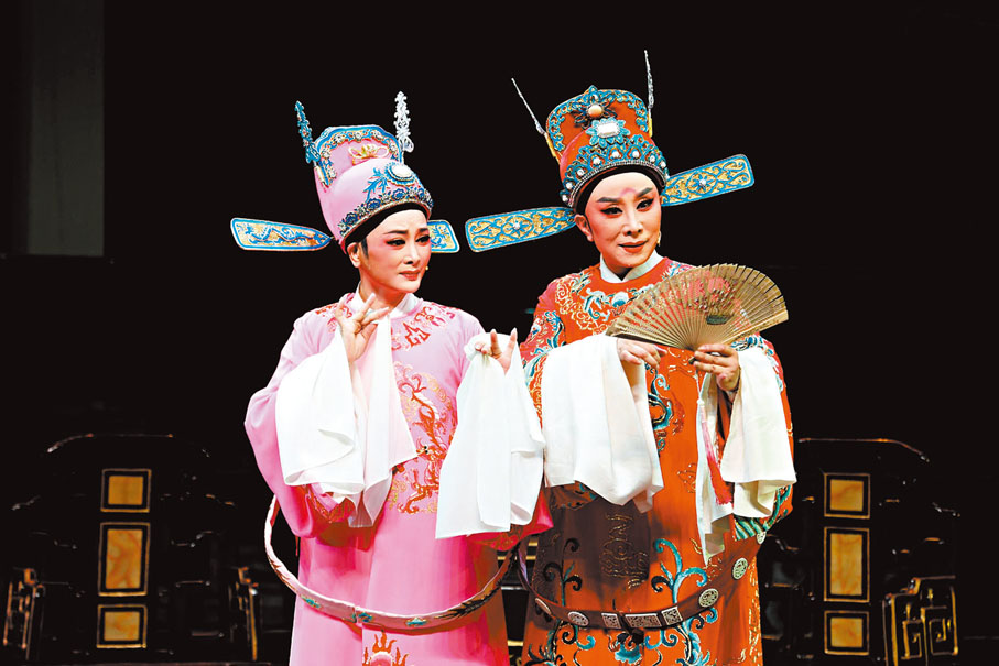 ●吳鳳花、吳素英演活了《沉香扇》中一對有情人。