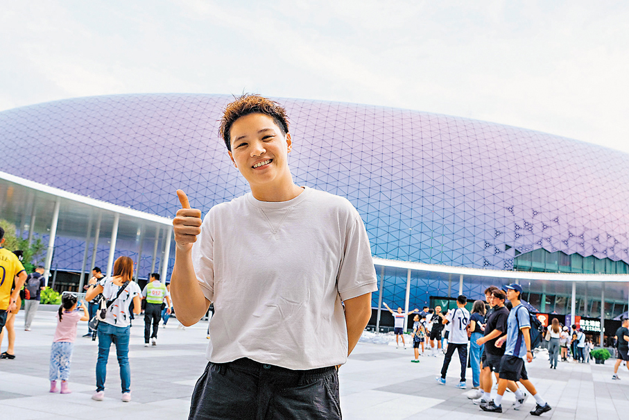 ●梁蔚雅特意入場,只為一睹孫興民風采。 香港文匯報記者葉詩敏 攝