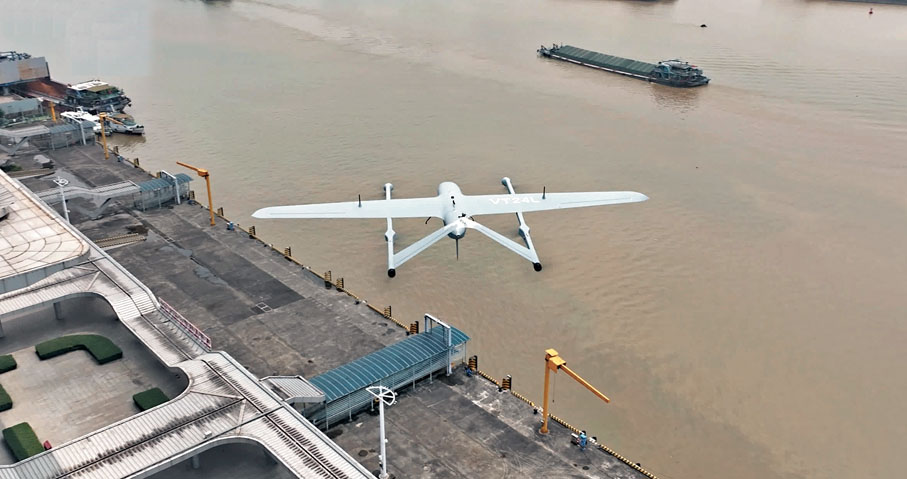 ●粵港澳大灣區首條超長無人機物流航線在7月30日正式開通。圖為早前物流無人機飛行中。   資料圖片