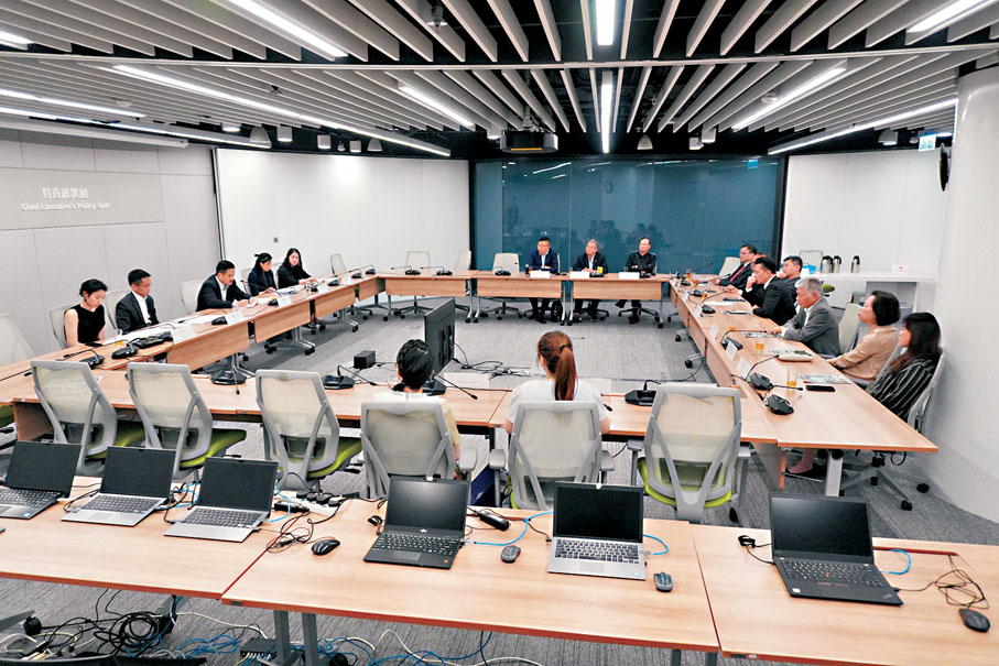 ●紡織製衣業界日前提交施政報告聯合建議書。 團體供圖