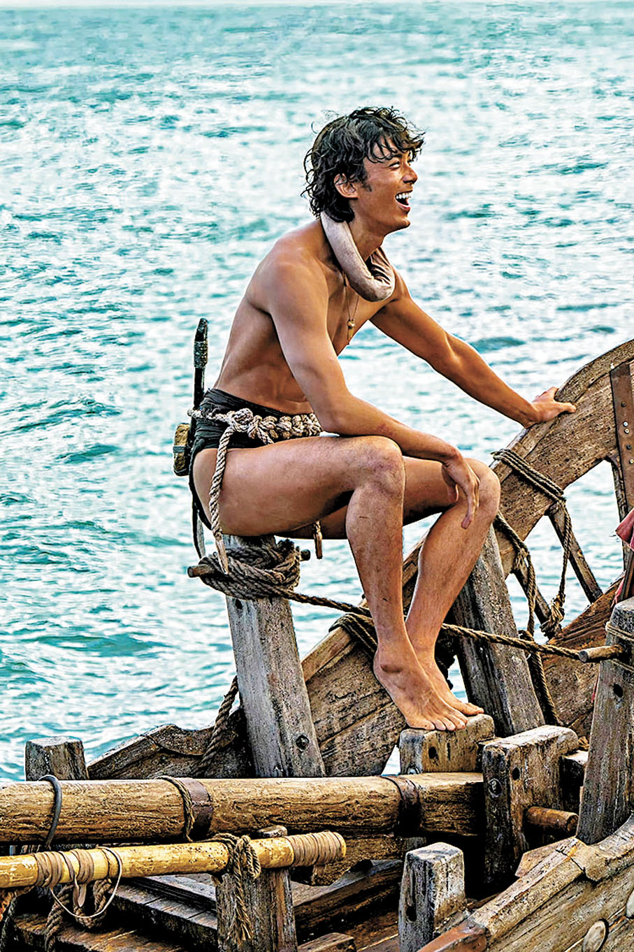 ●吳磊在《東極島》中的造型。