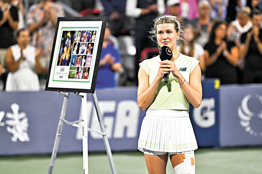 ●保查與球迷道別。  路透社