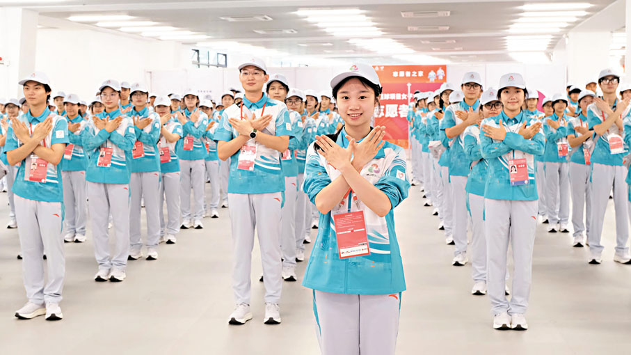 ●志願者們在接受專業技能培訓和上崗實踐培訓。