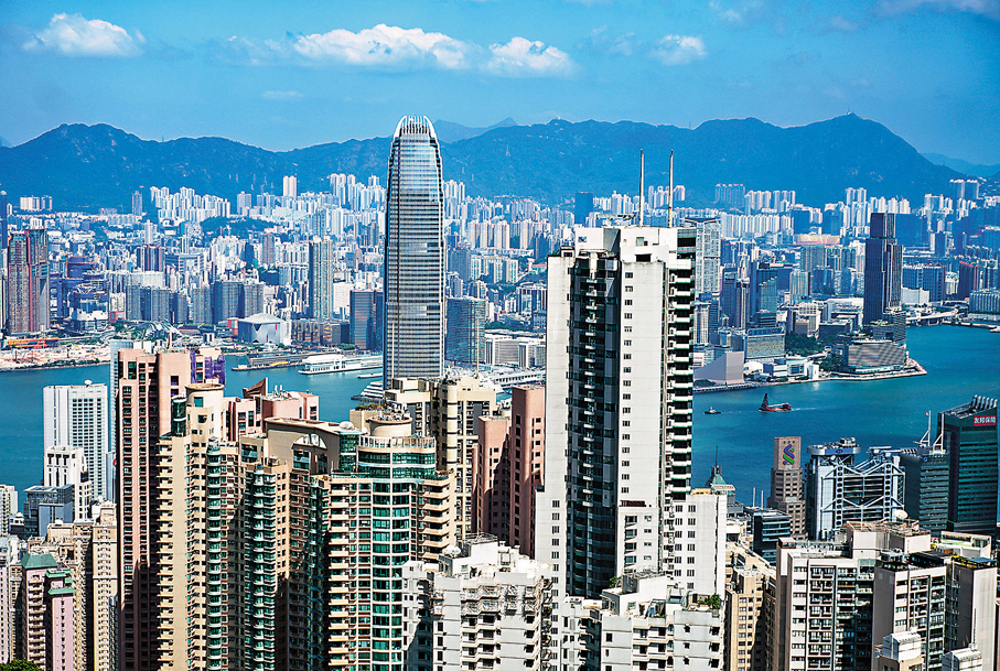 ●業界指出，隨着特區政府「搶企業、搶人才」政策效應顯現，預計跨國企業區域總部遷入個案趨升，全年甲廈租金可望持續增長。 資料圖片