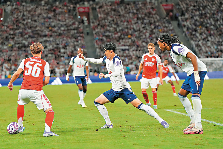 ●熱刺球星孫興民（中）於香港披甲出戰，離隊消息已甚囂塵上。 資料圖片