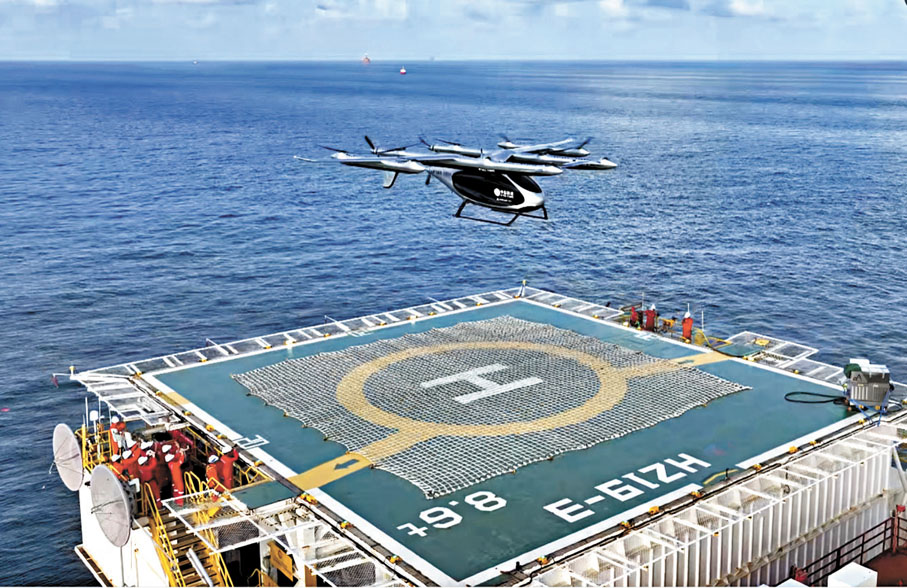 ●全球首次海上石油平台物資運輸由峰飛航空2噸級eVTOL執行。圖為峰飛航空「凱瑞鷗」。 香港文匯報深圳傳真