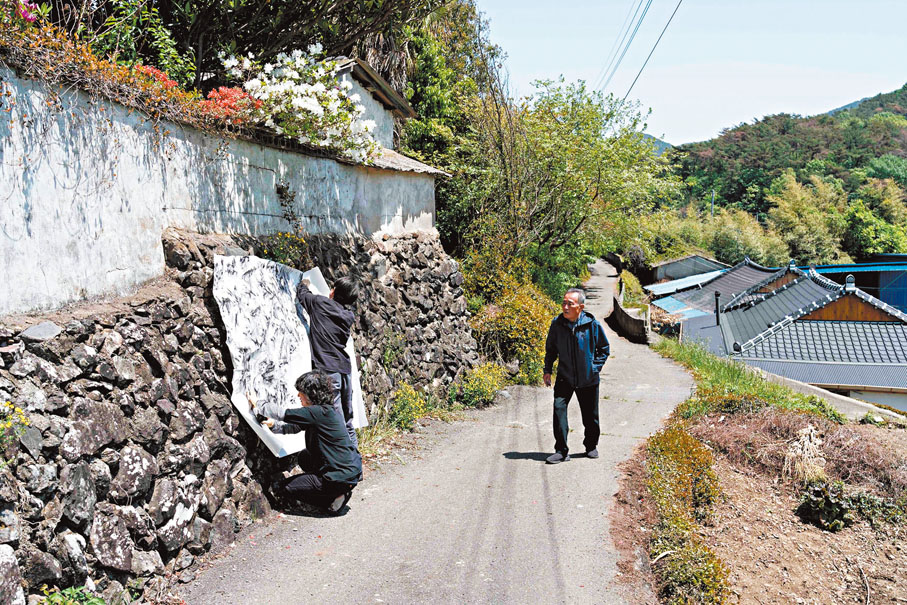 ●ikkibawiKrrr《Who forgot villages?》截圖  2025年