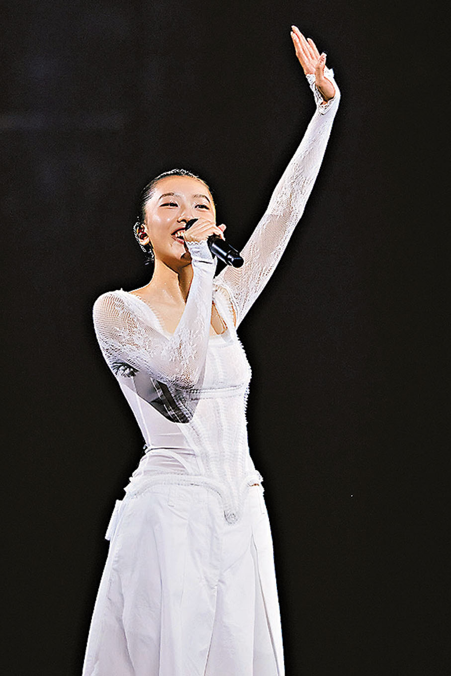 ●陳康堤向觀眾打招呼。 主辦方供圖