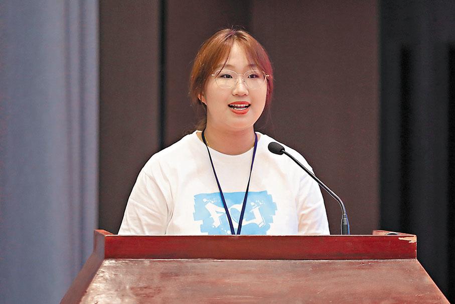 ●遼寧大學王譯笛代表遼寧學子發言。大公文匯全媒體 特約記者陳鴻博  攝