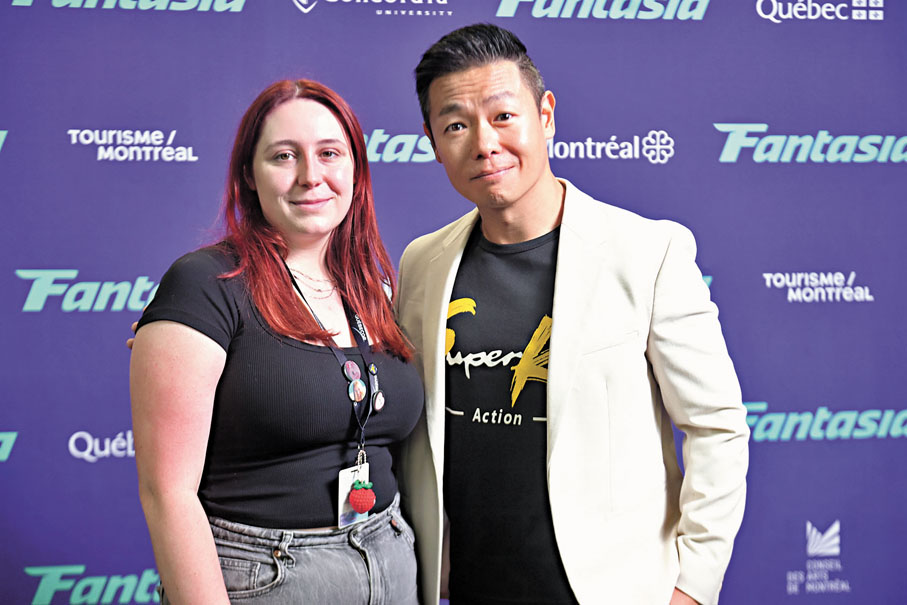 ●羅浩銘與觀眾合影留念。   受訪者供圖