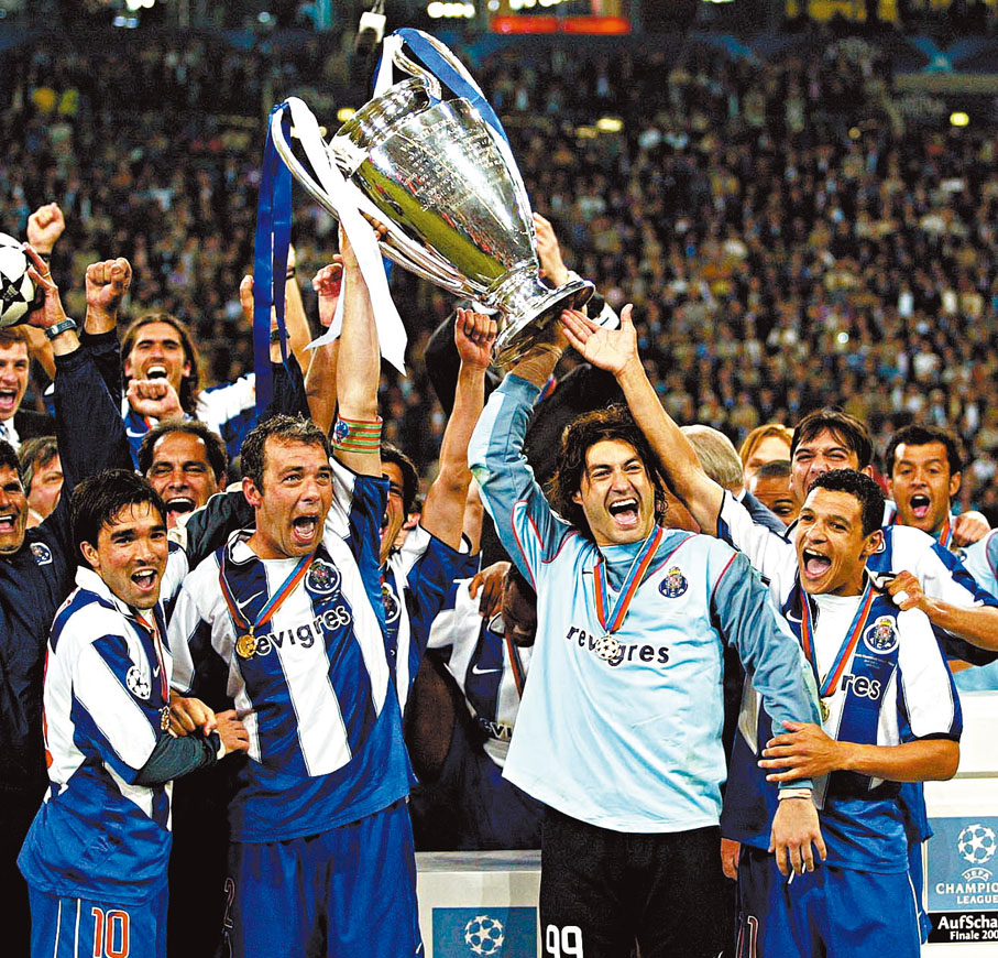 ●哥斯達（前排左二）曾帶領波圖贏得歐聯冠軍。  路透社