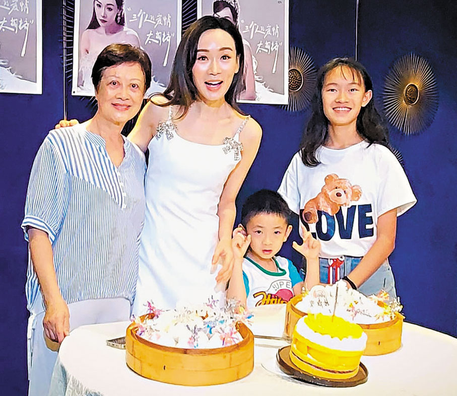 ●楊思琦昨日三代同堂一起慶祝。梁靜儀 攝