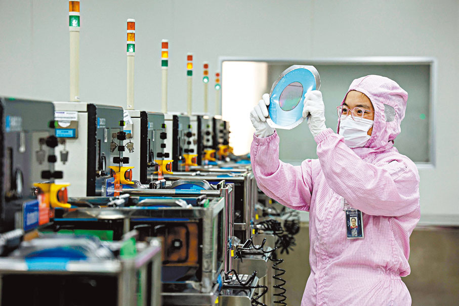 ●進口美國的芯片和半導體將被徵收100%關稅。 法新社