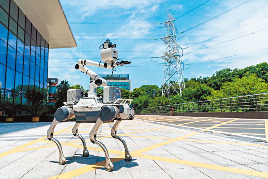 ●將投入十五運會場館的「嘯天」四足機器人。香港文匯報廣州傳真