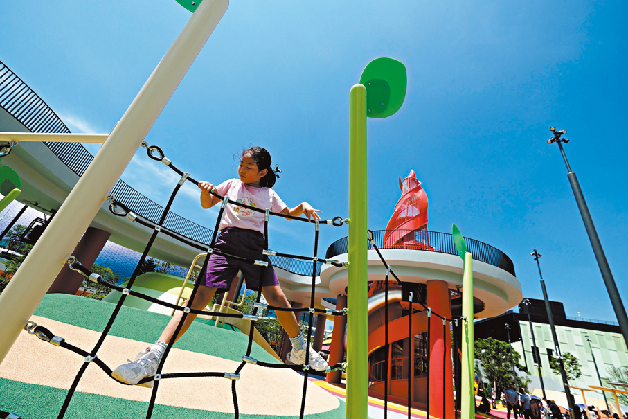 ●孩子在玩耍的快樂中盡情放鬆。香港文匯報記者涂穴  攝