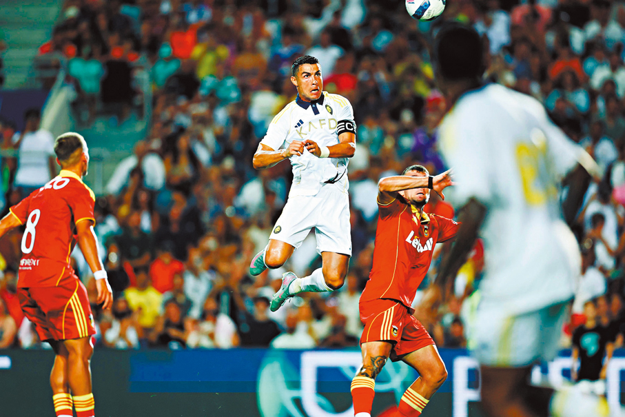 ●C朗拿度在對里奧艾維一仗大演帽子戲法。 艾納斯官方微博圖片