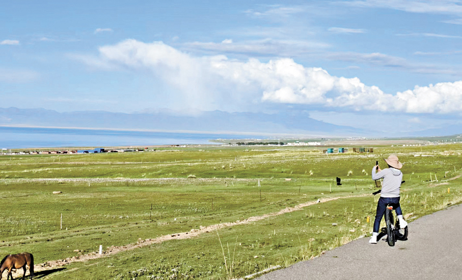 ●在青海湖騎行，是單車愛好者的天堂。