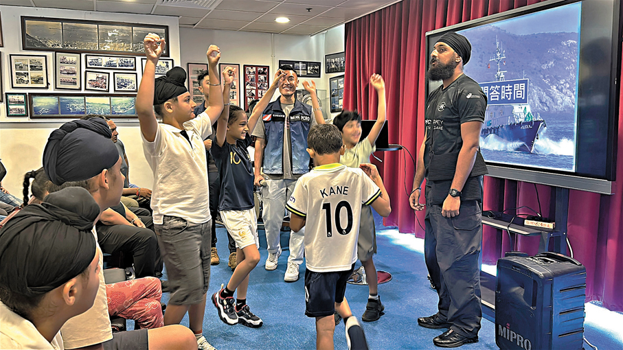 ●警隊近年首位戴頭巾的錫克教警員阿達，鼓勵少數族裔小朋友長大後加入香港警察。 香港文匯報記者胡恬恬  攝