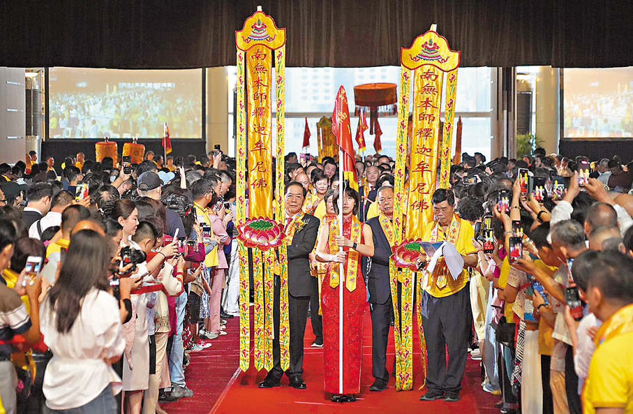 ●各界嘉賓聚首一堂，共沐恩典，同賀國慶。 香港文匯報記者曾興偉  攝