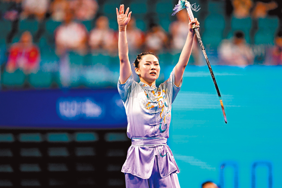 ●沈曉榆在女子長拳劍術槍術全能奪得金牌。 港協暨奧委會圖片