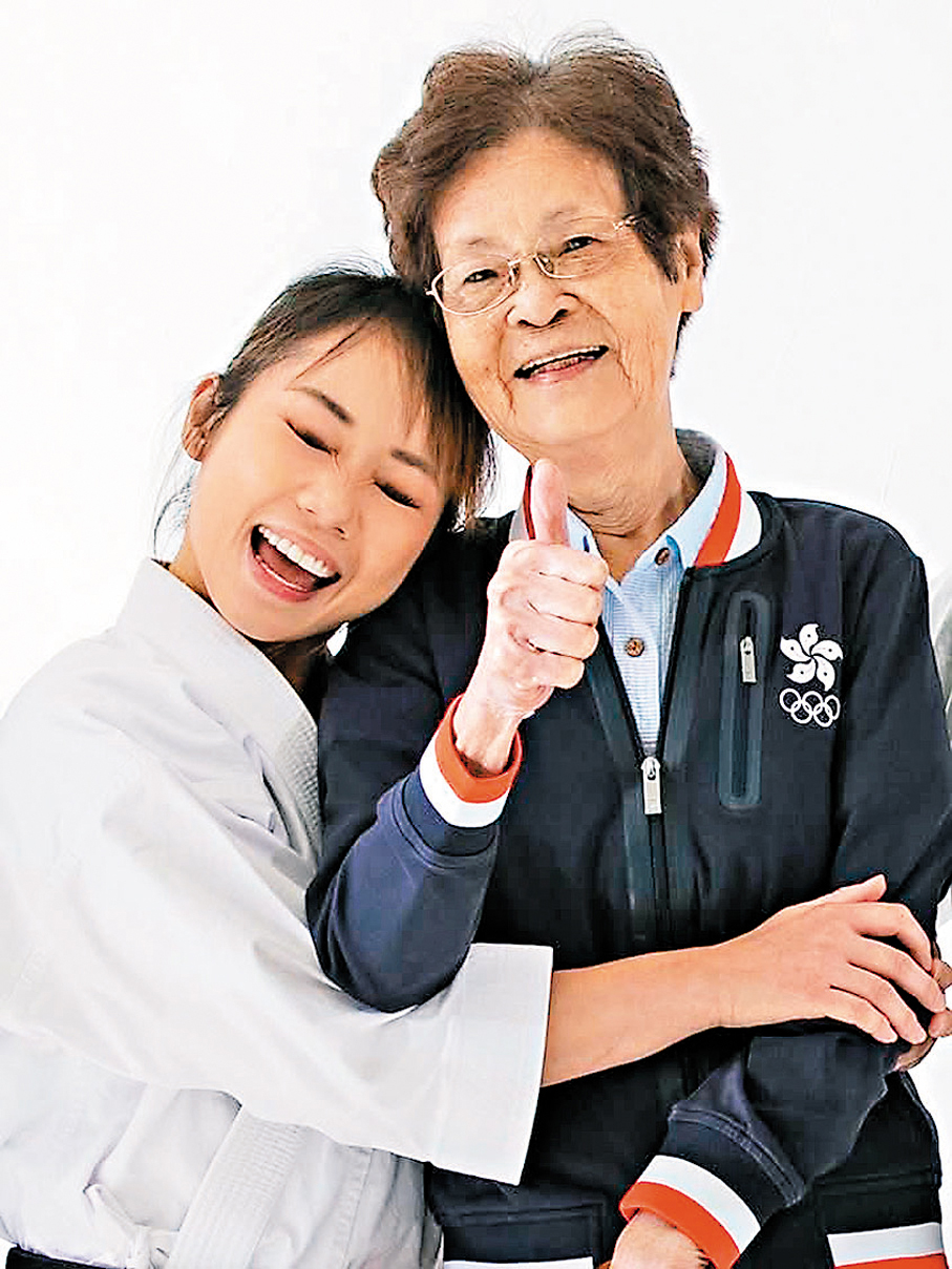 ●劉慕裳稱將金牌獻給已離世的婆婆。 資料圖片