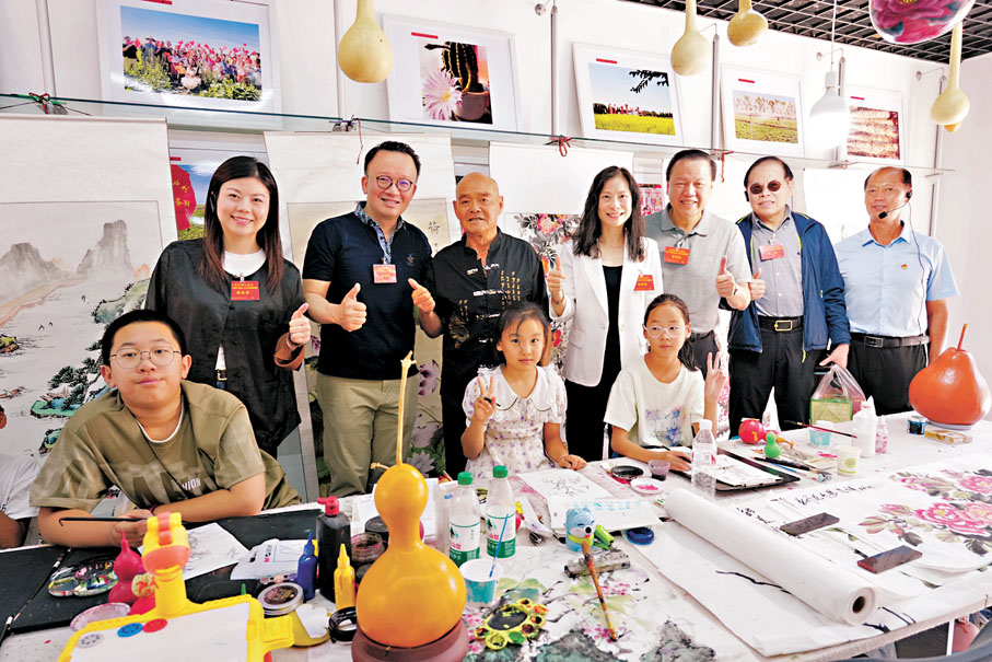 ●港區人大代表視察了解當地推進鄉村振興、為民辦實事等情況。 大公文匯全媒體記者何嘉駿  攝