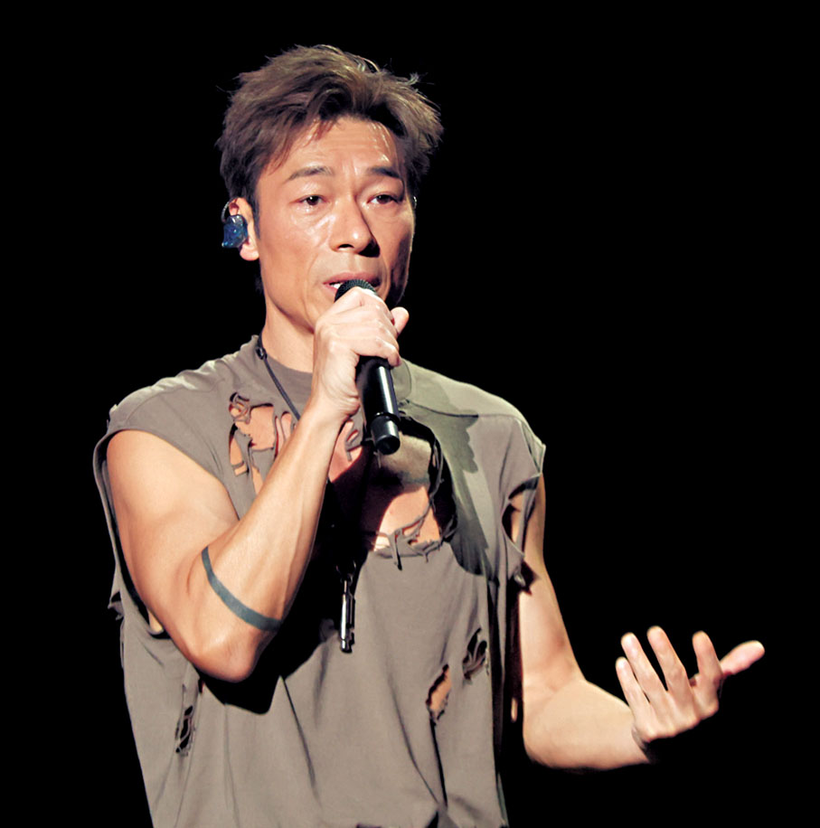 ●安仔獻唱《一步一生》時，一度眼濕濕。