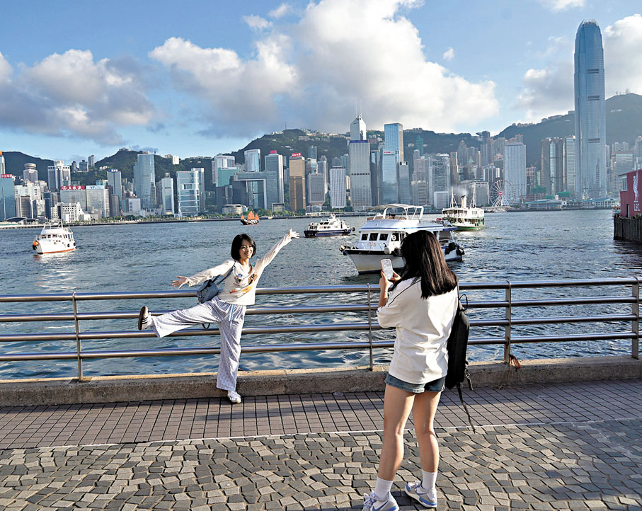 ●天文台指，「楊柳」會於今日進入本港800公里範圍，屆時會發出一號戒備信號。天文台網站截圖