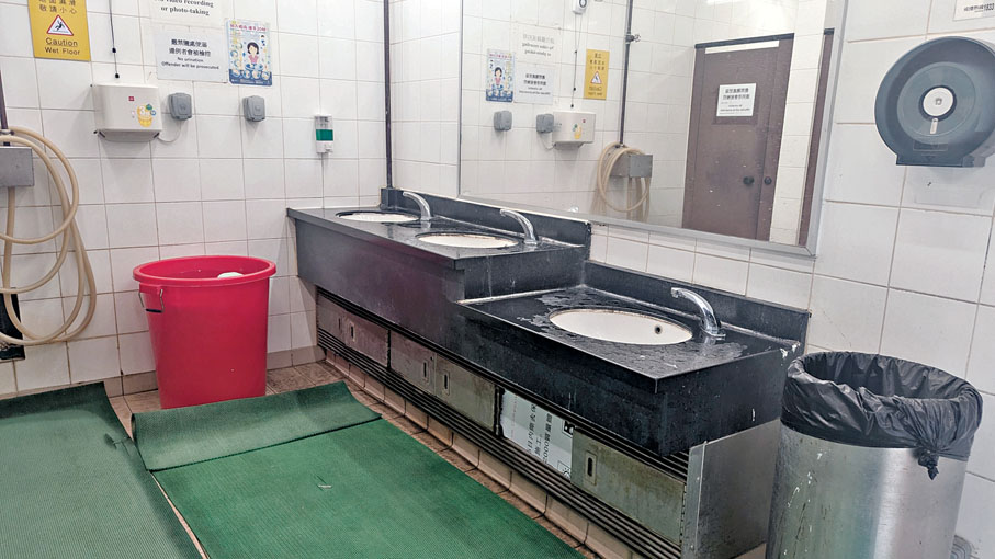 ●科士街公園女廁有46分，衞生情況遠較男廁為佳。香港文匯報記者萬霜靈 攝