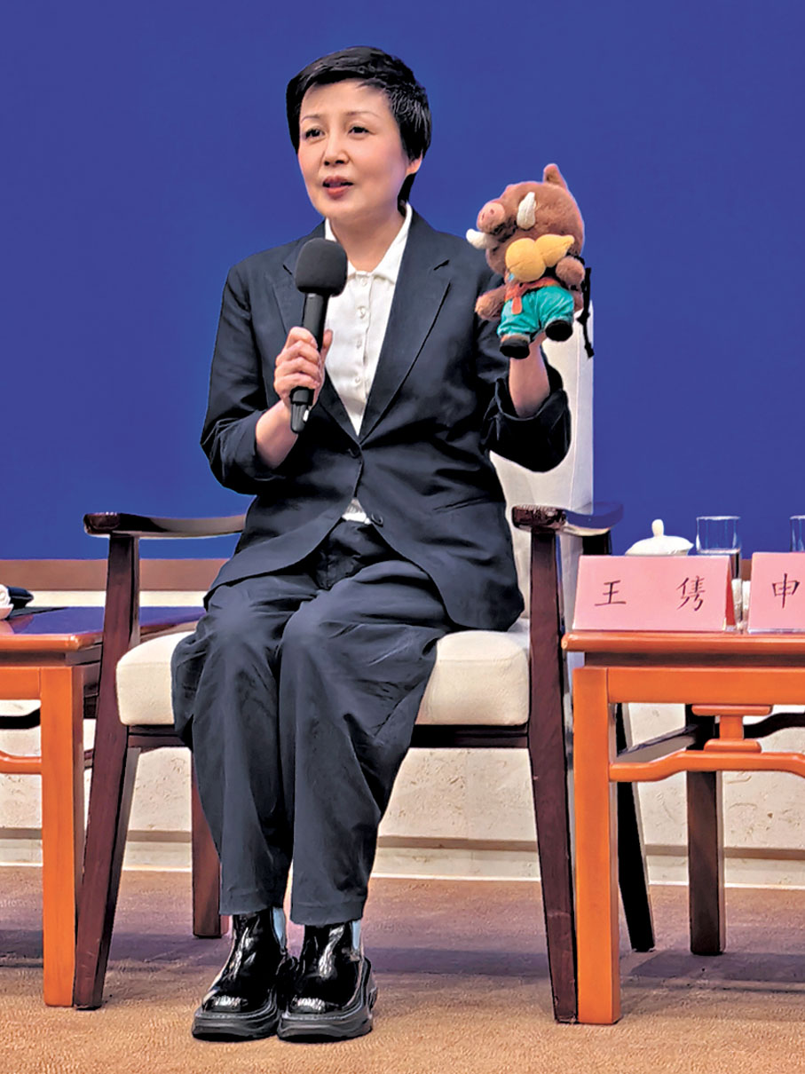 ●王雋稱《浪浪山小妖怪》是寫給當代成年人的寓言。 香港文匯報記者馬曉芳 攝