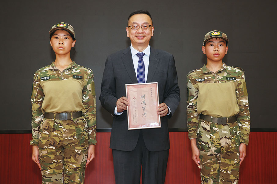 ●營內德育講座邀得入境處處長郭俊峯主講。