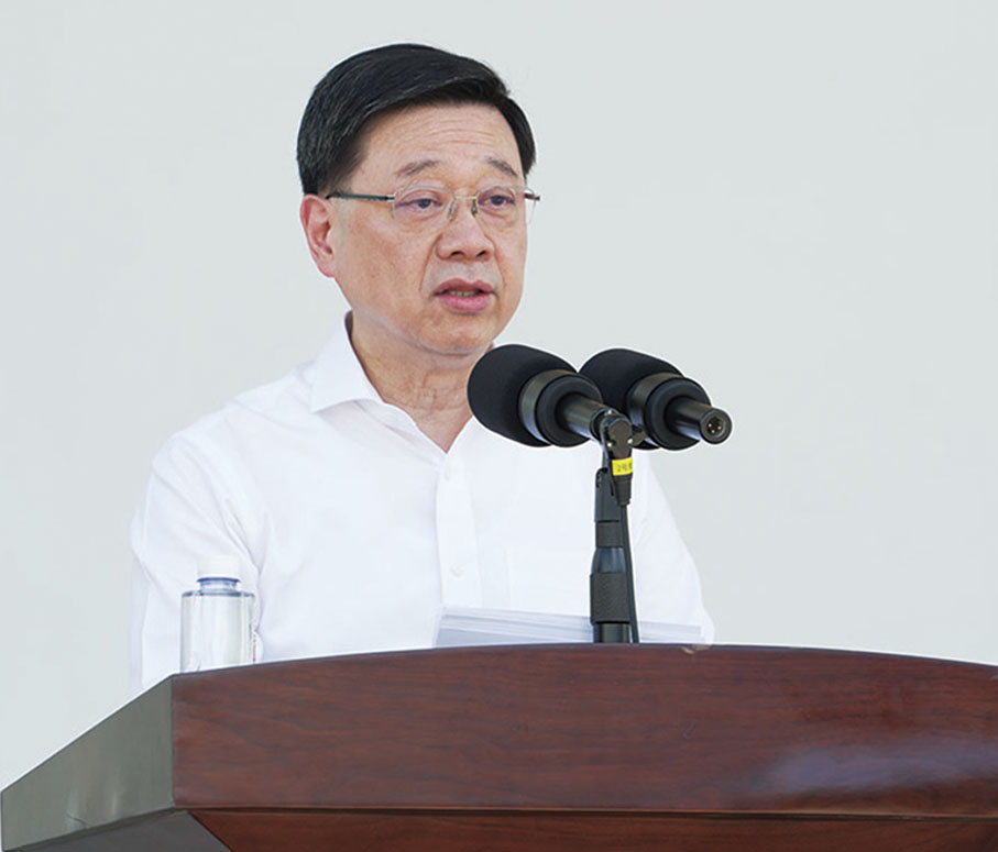 ●行政長官李家超於閉營典禮上致辭。